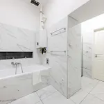 Marble Royal & Studio- Near The Park Apartmán